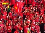 开云体育下载-赛场激烈角逐，球迷演绎激动人心的竞技精神的简单介绍