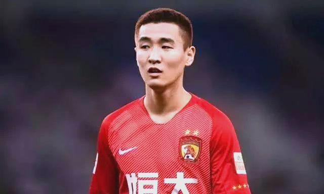 恒大球员表现出色，展现个人实力