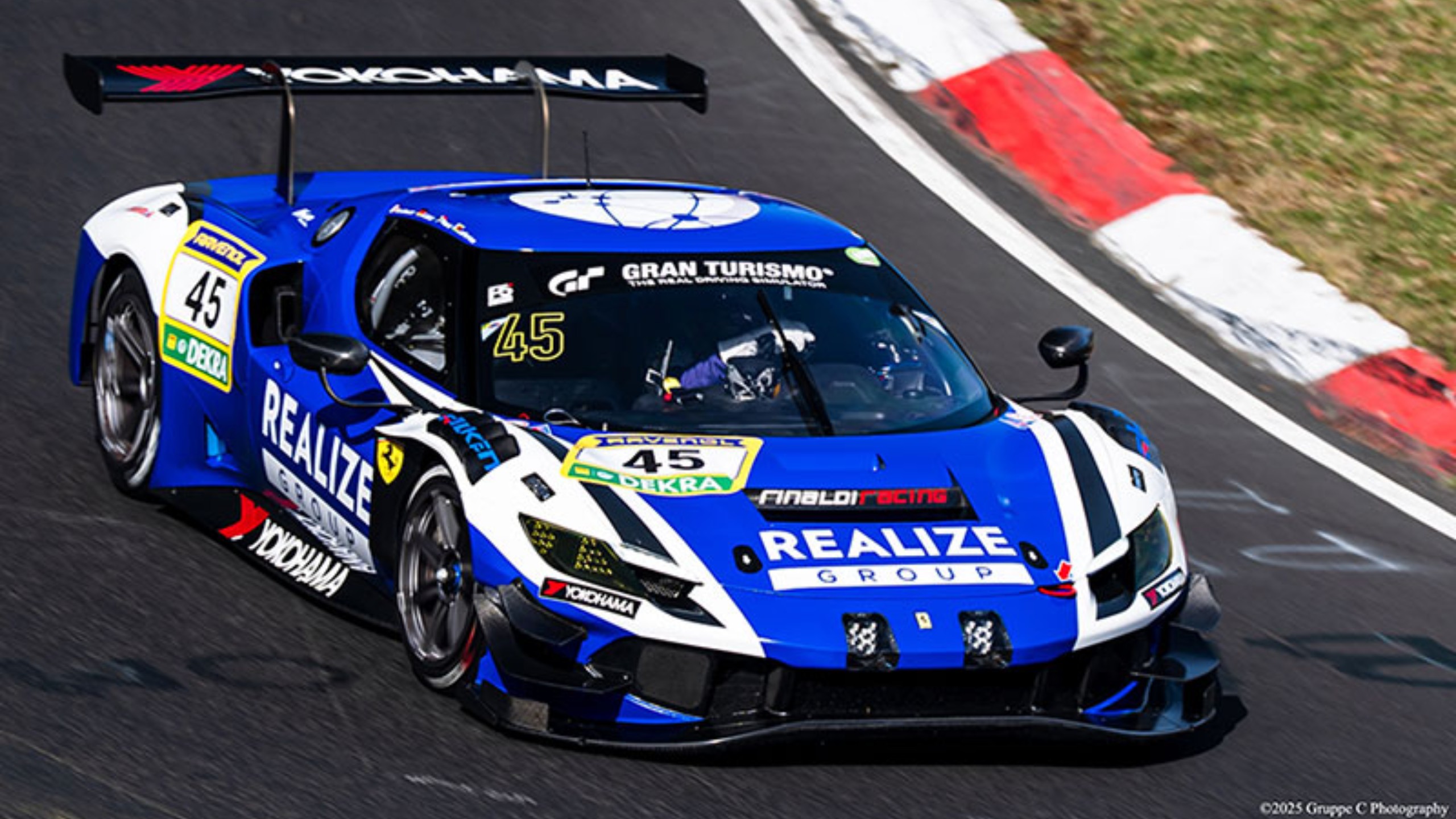 赛车战术调整奏效，成功扭转局势的简单介绍