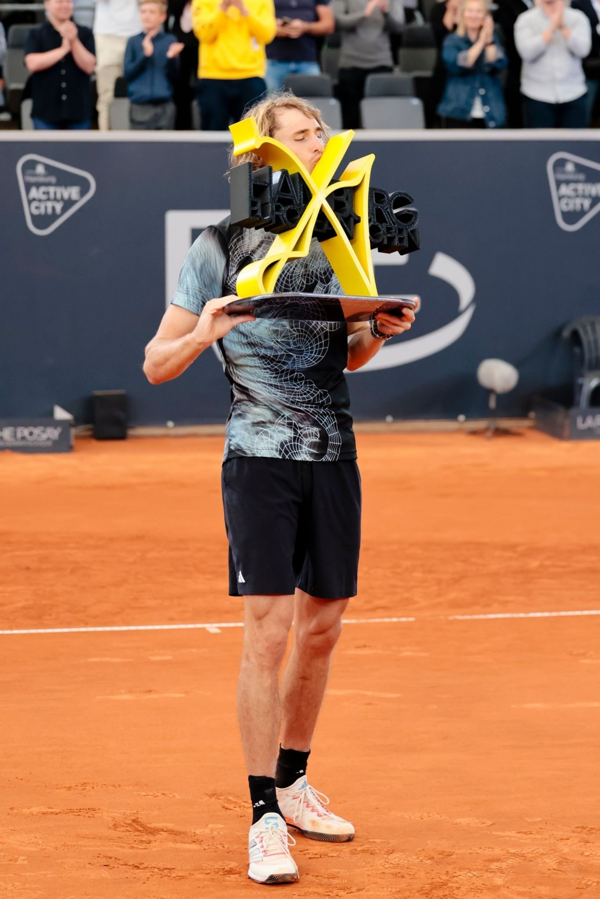 美网碾压戴维斯杯，兹维列夫点燃赛场